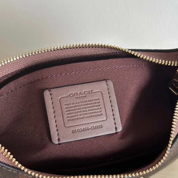 coach Teri Shoulder Bag In Signature Canvas - Picture 6 of 7